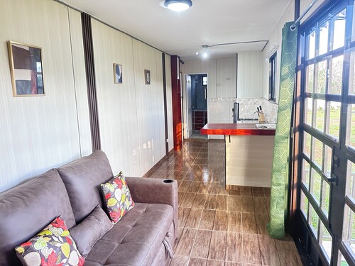 Quiet, Comfortable, Private, 15 minutes from the airport (SJO).