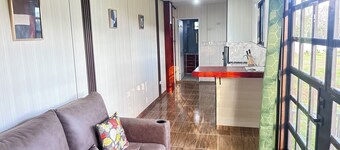 Quiet, Comfortable, Private, 15 minutes from the airport (SJO).