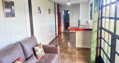 Quiet, Comfortable, Private, 15 minutes from the airport (SJO).