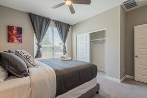 5 bedrooms, iron/ironing board, free WiFi, bed sheets