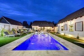 A heated pool - The Tudor Revival Museum experience & Heated POOL (Phoenix)