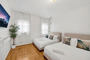 3 bedrooms, iron/ironing board, free WiFi, bed sheets