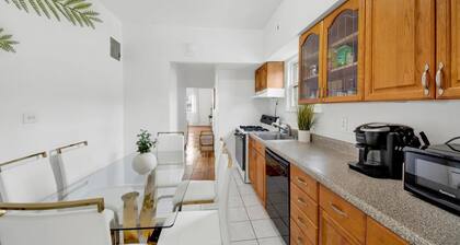 Prime NY Luxury Getaway King Bed + Easy Parking