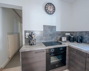 Refrigerador, horno, parrilla de estufa y lavavajillas 