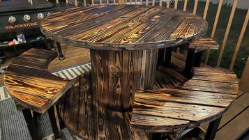 屋外ダイニングエリア