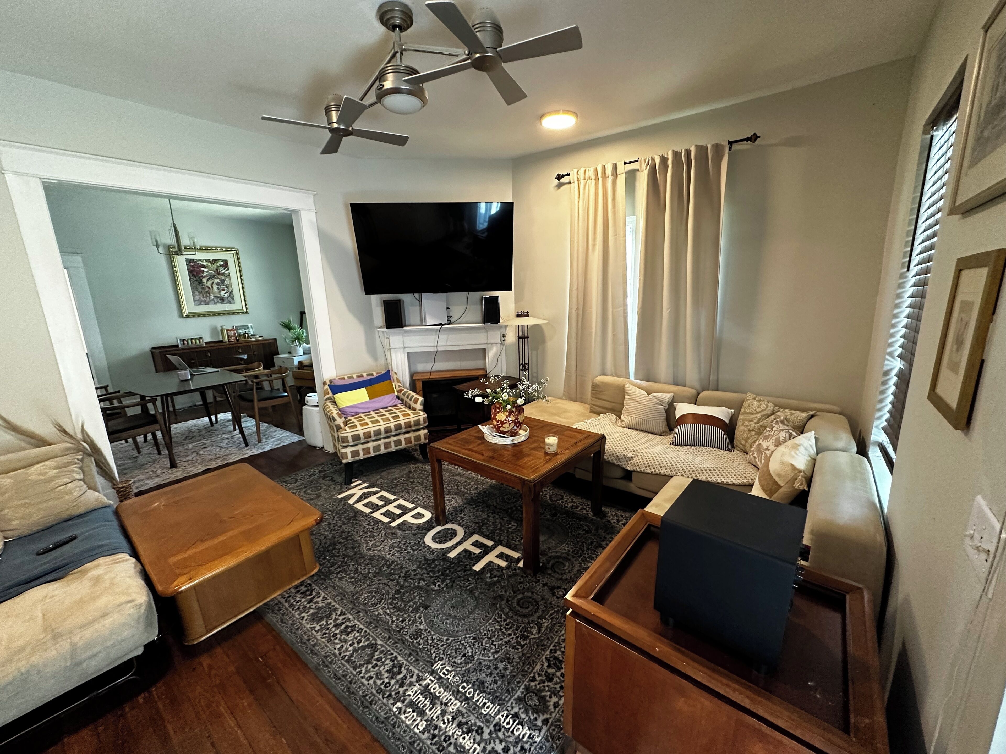 Smart TV, chimenea, videojuegos y futbolito 