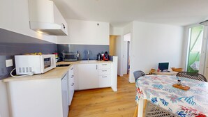 Coffee/tea maker, fridge, microwave, electric kettle