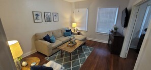 Living area - Suite 12 - Casablanca of Hyde Park (Tampa)