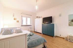 1 bedroom, iron/ironing board, Internet, bed sheets