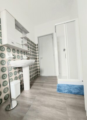 Shower, bidet