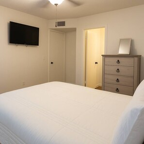 4 Schlafzimmer, Schreibtisch, Bügeleisen/Bügelbrett, kostenloses WLAN