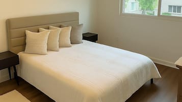 4 soverom, skrivebord, strykejern/-brett og wi-fi (inkludert)