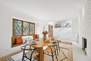 Dining - Spacious 5-bedroom house in delightful Golden (Golden)