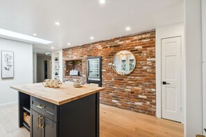 Interior - Spacious 5-bedroom house in delightful Golden (Golden)