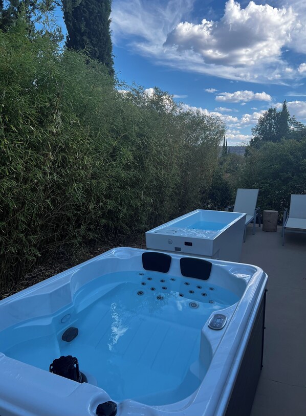 Bain à remous extérieur