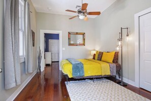 3 bedrooms, iron/ironing board, internet, bed sheets