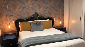 2 bedrooms, desk, iron/ironing board, free WiFi