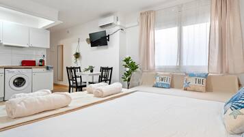 1 bedroom, internet, bed sheets