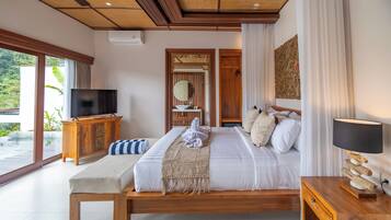 4 bedrooms, in-room safe, desk, iron/ironing board