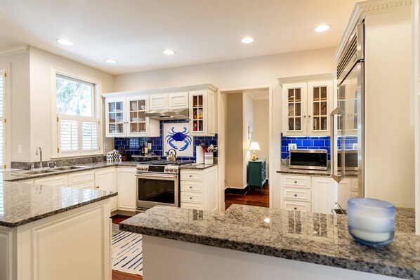 Fridge, microwave, dishwasher, coffee/tea maker