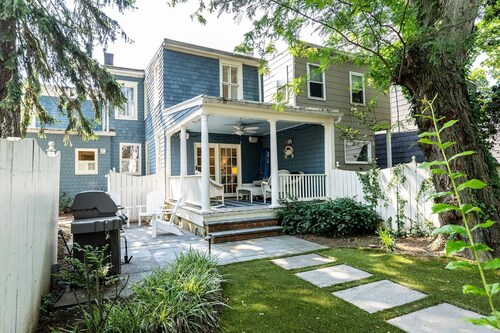 Spacious Historic Home with Private Parking in the Heart of Downtown Annapolis