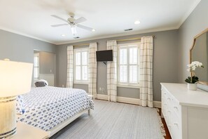 3 bedrooms, iron/ironing board, free WiFi