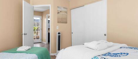 2 bedrooms, iron/ironing board, WiFi, bed sheets