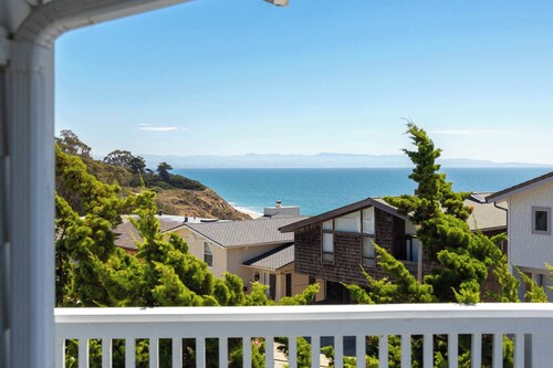 Sand Dollar Beach Home - Stunning views!