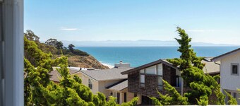 Sand Dollar Beach Home - Stunning views!