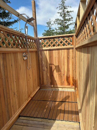 Cabin with fields of dreams! Dry cabin with all the comforts and amazing views.