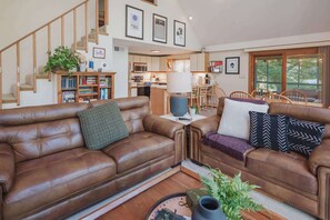 TV, fireplace, books - Fireplace, Fire Pit, Covered Porch & Resort Access (Hedgesville)