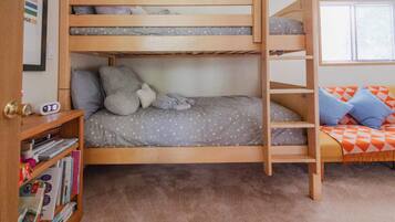 3 bedrooms, WiFi, bed sheets