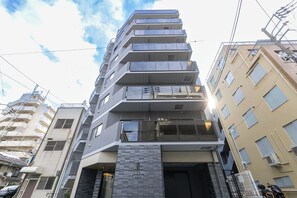 Exterior - Luxury apt in prime location  65 2BR up to 8 Pax / Osaka Ōsaka (Osaka)