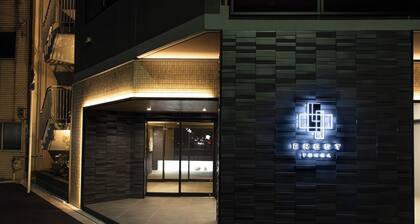 Luxury apt in prime location 65 2BR up to 8 Pax / Osaka Ōsaka