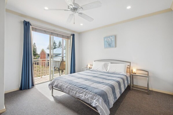 3 Schlafzimmer, Bügeleisen/Bügelbrett, Bettwäsche