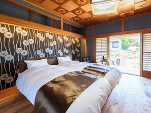 2 makuuhuonetta, työpöytä, silitysrauta/-lauta, ilmainen Wi-Fi