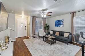 Smart TV, computer monitors