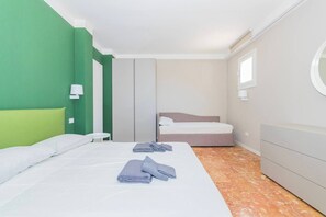 1 sovrum, strykjärn/strykbräda, wi-fi och sängkläder