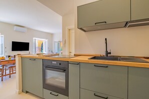 Kühlschrank, Ofen, Geschirrspüler, Toaster