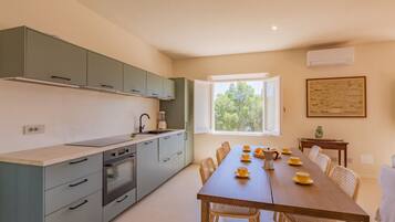 Fridge, oven, dishwasher, highchair