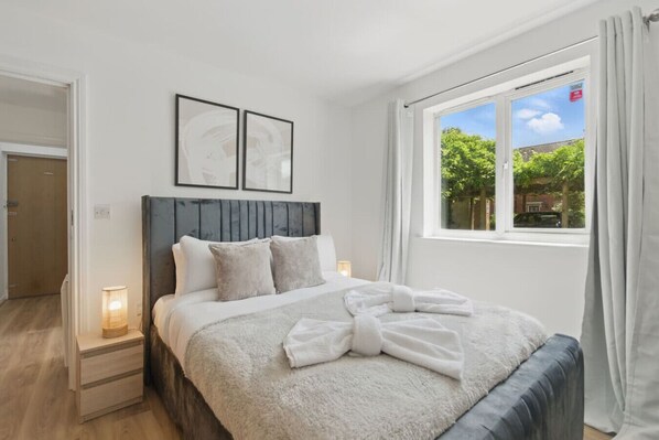 1 bedroom, desk, iron/ironing board, WiFi