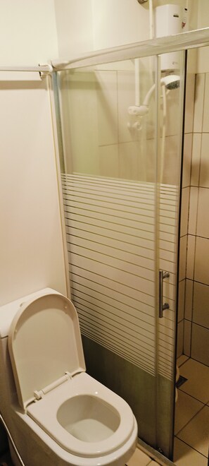 Håndklær, såpe og toalettpapir