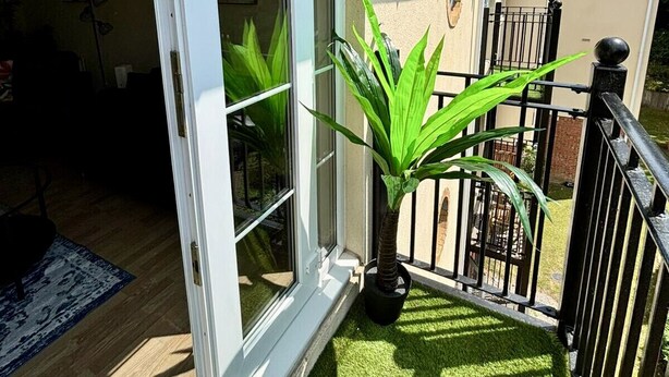 Unclassified image, 1 of 14, button - Woking 2-Bed Flat with Balcony and Parking (Woking)