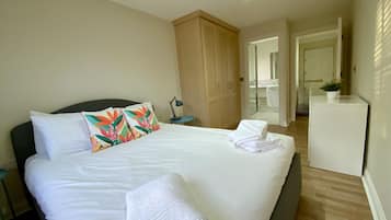 2 dormitorios, tabla de planchar con plancha, wifi gratis y ropa de cama