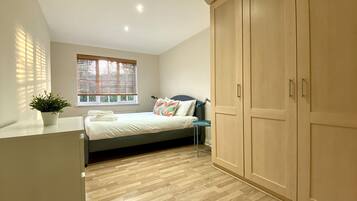 2 bedrooms, iron/ironing board, free WiFi, bed sheets