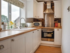 Private kitchen - 1 bedroom accommodation in Newnham Forest of Dean (Newnham Forest of Dean)