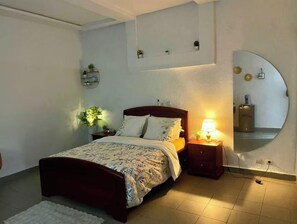 1 chambre, fer et planche à repasser, Wi-Fi, draps fournis