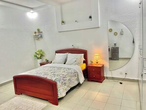 1 chambre, fer et planche à repasser, Wi-Fi, draps fournis