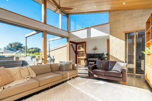 TV, fireplace, offices