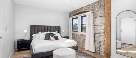 2 bedrooms, desk, iron/ironing board, WiFi